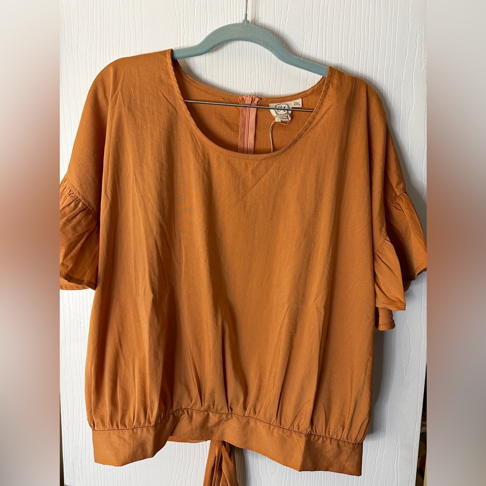 NWT cropped top by Grace & Emma, goldenrod color. Size 2XL plus. Short sleeve